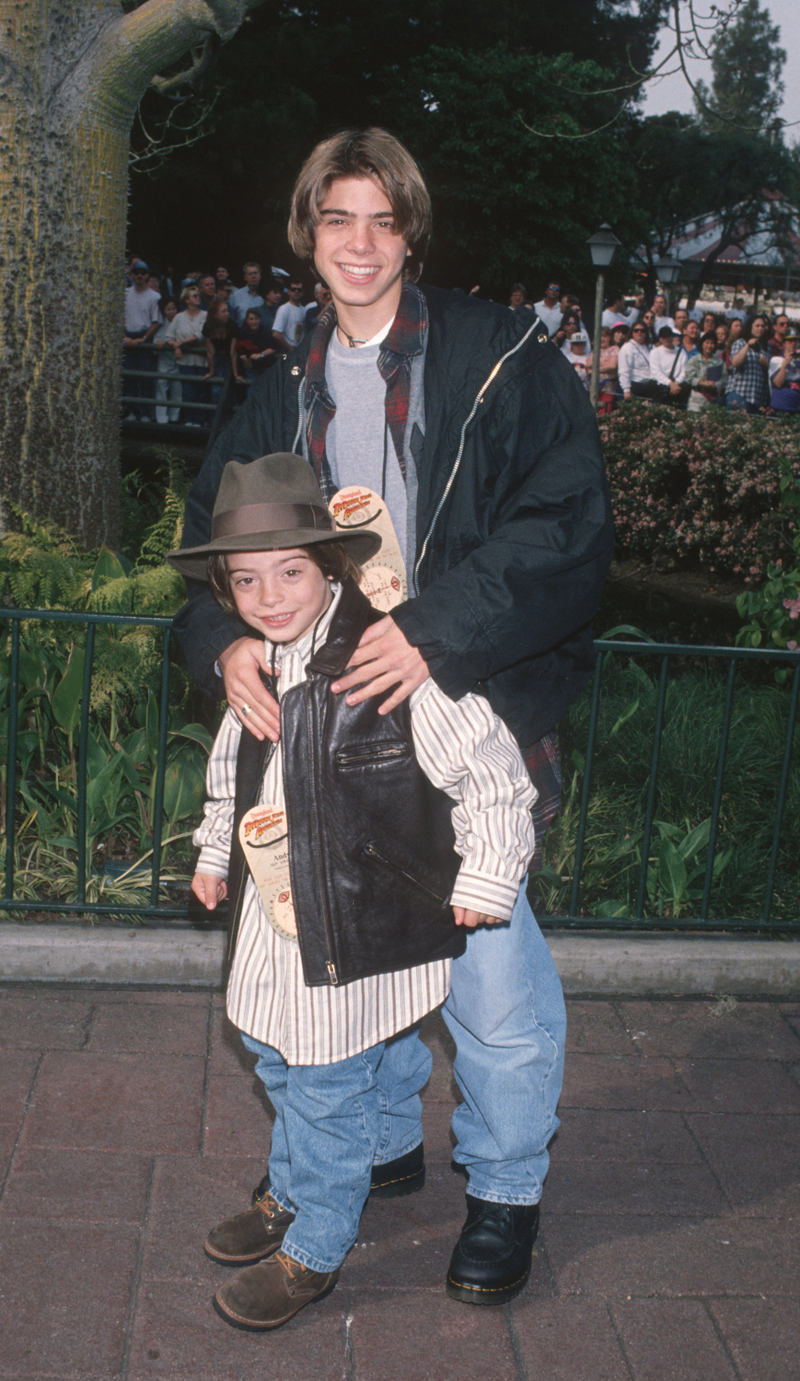 Illustration for article titled The Met Gala wasn't shit compared to the 1995 Indiana Jones Adventure opening